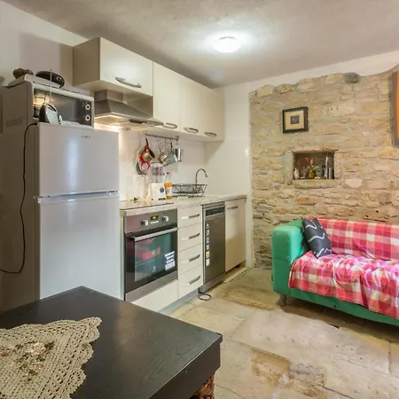 2 Bedroom Stunning In Apartment